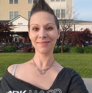 Meet your Posher, Andrea